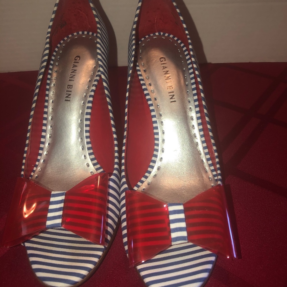 Gianni Bini open toed pumps